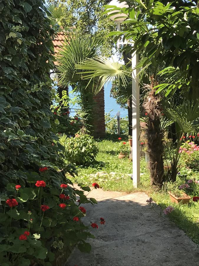 Feride Hotell Makhinjauri Exteriör bild